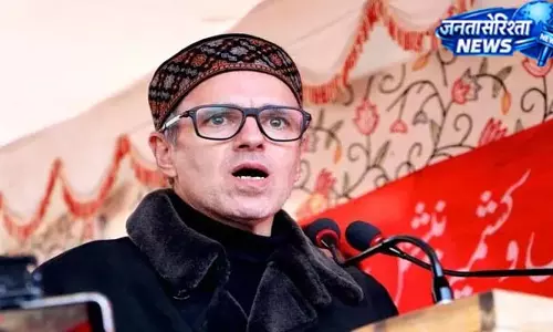 उमर अब्दुल्ला का केंद्र पर हमला, बोले लोकतंत्र का गला घोंटा जा रहा उमर अब्दुल्ला का केंद्र पर हमला, बोले लोकतंत्र का गला घोंटा जा रहा