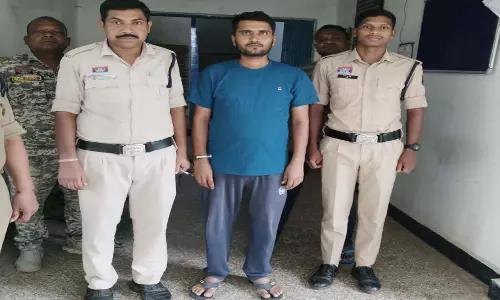 CG: KCC ऋण घोटाले का आरोपी कम्प्यूटर ऑपरेटर गिरफ्तार CG: KCC ऋण घोटाले का आरोपी कम्प्यूटर ऑपरेटर गिरफ्तार