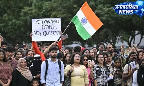 CJI प्रोटेस्ट पर दिल्ली HC सख्त, पुलिस से मांगा जवाब CJI प्रोटेस्ट पर दिल्ली HC सख्त, पुलिस से मांगा जवाब