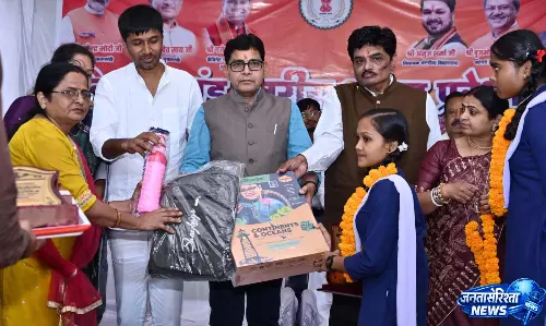 शिक्षा के साथ संस्कारों का समावेश ही समृद्ध छत्तीसगढ़ की नींव: मंत्री टंकराम वर्मा शिक्षा के साथ संस्कारों का समावेश ही समृद्ध छत्तीसगढ़ की नींव: मंत्री टंकराम वर्मा