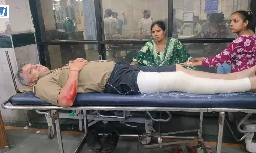 CJP प्रदर्शन में हिंसा! पथराव से 50 से ज्यादा पुलिसकर्मी घायल CJP प्रदर्शन में हिंसा! पथराव से 50 से ज्यादा पुलिसकर्मी घायल