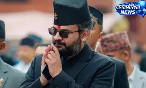 नेपाल में फिर बवाल, सड़कों पर उतरे Gen-Z युवा नेपाल में फिर बवाल, सड़कों पर उतरे Gen-Z युवा