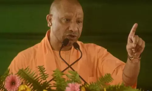 बाढ़ और सूखे की चुनौती पर सीएम सख्त, अधिकारियों को दिए निर्देश बाढ़ और सूखे की चुनौती पर सीएम सख्त, अधिकारियों को दिए निर्देश