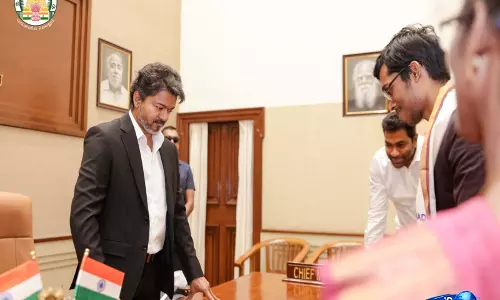 विश्व शतरंज दिवस पर CM विजय ने तमिलनाडु की विरासत को सराहा विश्व शतरंज दिवस पर CM विजय ने तमिलनाडु की विरासत को सराहा