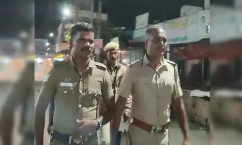 BREAKING: अवैध रूप से घुसने के आरोप में तीन बांग्लादेशी गिरफ्तार BREAKING: अवैध रूप से घुसने के आरोप में तीन बांग्लादेशी गिरफ्तार
