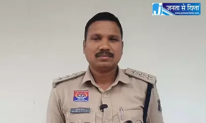 प्रेमी की मौत से सदमे में चली गई प्रेमिका, घर में लगाई फांसी प्रेमी की मौत से सदमे में चली गई प्रेमिका, घर में लगाई फांसी