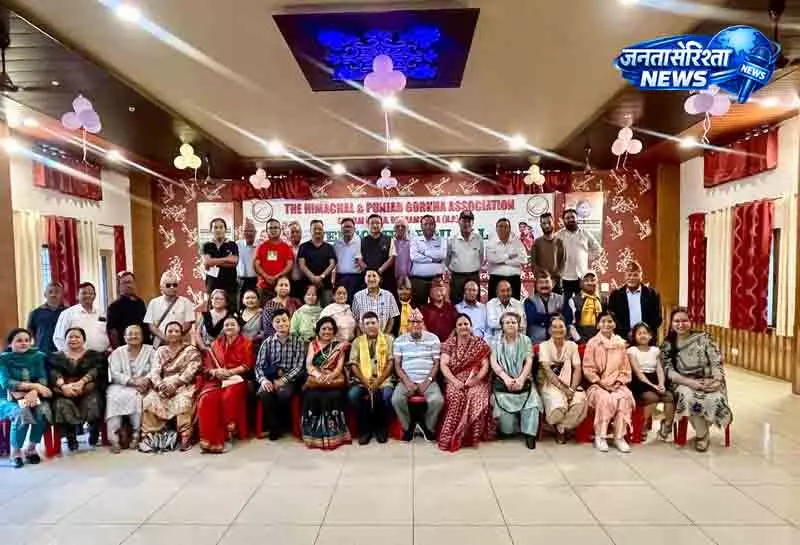 गोरखा विकास परिषद के सदस्यों ने ली शपथ गोरखा विकास परिषद के सदस्यों ने ली शपथ