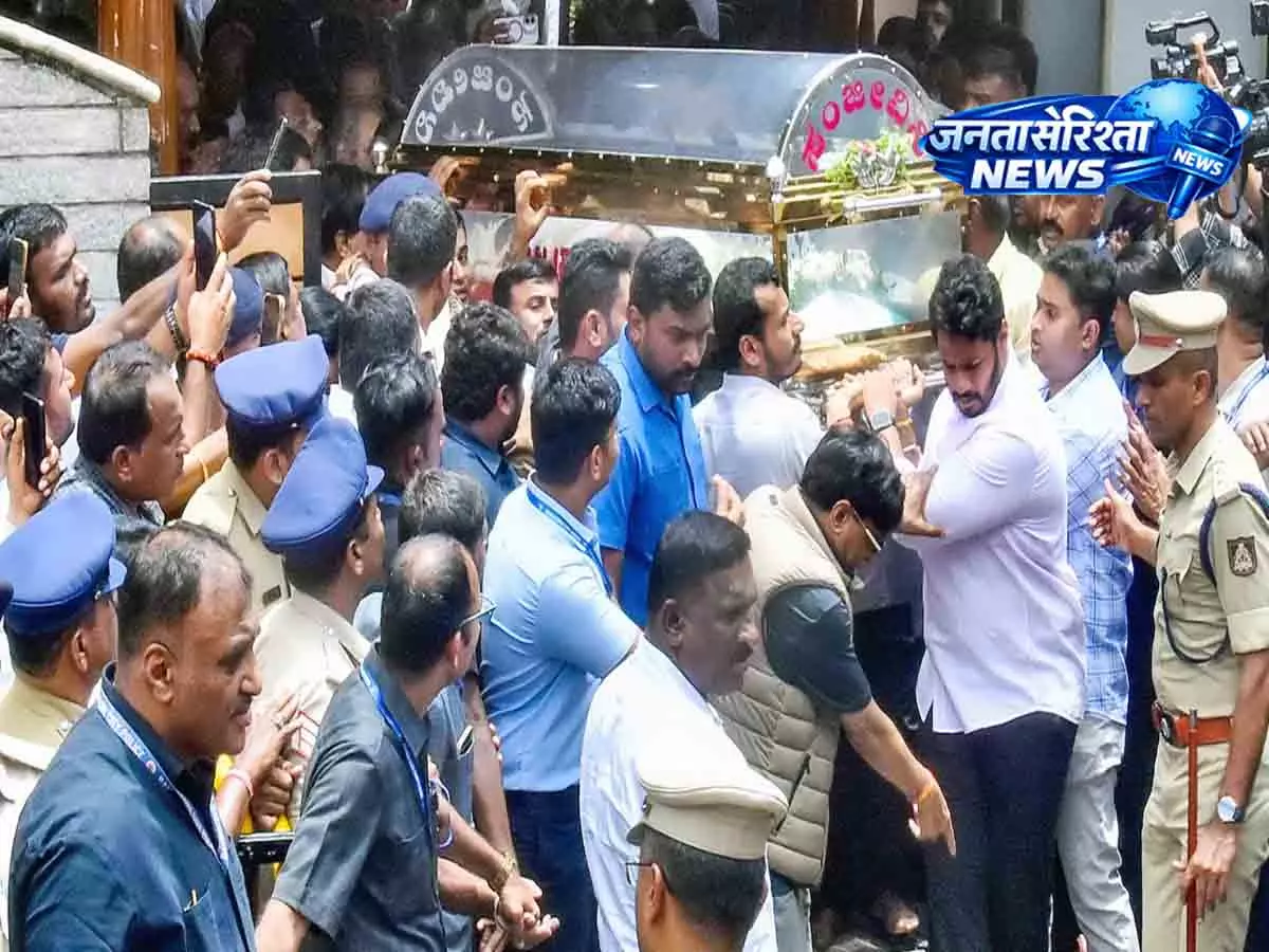 दादी के अंतिम संस्कार में प्रज्वल: वर्चुअली होंगे शामिल, नहीं मांगी पैरोल दादी के अंतिम संस्कार में प्रज्वल: वर्चुअली होंगे शामिल, नहीं मांगी पैरोल