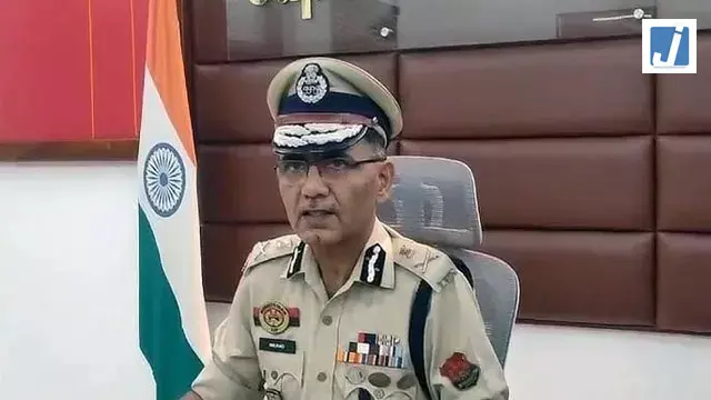 ऑफिस में मिला DGP का शव, मचा हड़कंप ऑफिस में मिला DGP का शव, मचा हड़कंप