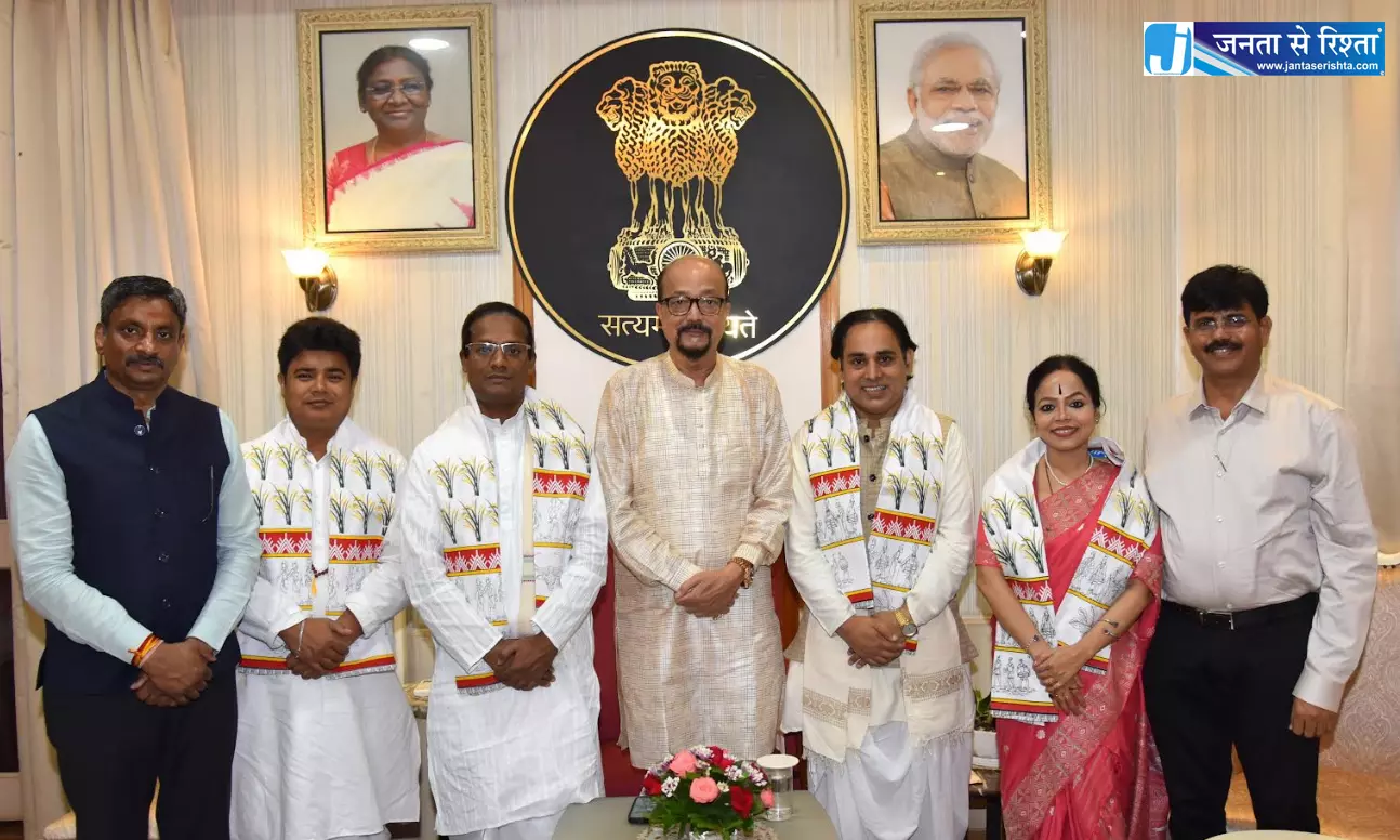 राज्यपाल डेका से असम के शास्त्रीय नृत्य कलाकारों ने की भेंट राज्यपाल डेका से असम के शास्त्रीय नृत्य कलाकारों ने की भेंट