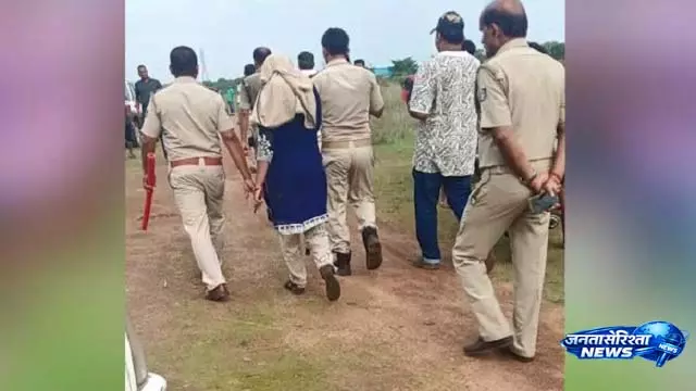 Khordha: दुष्कर्म के प्रयास से जान बचाकर जंगल में भागी महिला, रेस्क्यू टीम ने बचाया Khordha: दुष्कर्म के प्रयास से जान बचाकर जंगल में भागी महिला, रेस्क्यू टीम ने बचाया
