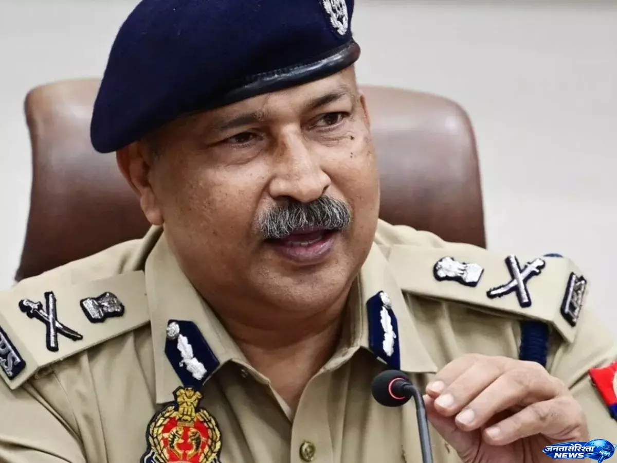 Kanwar यात्रा में नियम तोड़ने वालों पर कार्रवाई, DGP ने अधिकारियों को दिए सख्त निर्देश Kanwar यात्रा में नियम तोड़ने वालों पर कार्रवाई, DGP ने अधिकारियों को दिए सख्त निर्देश