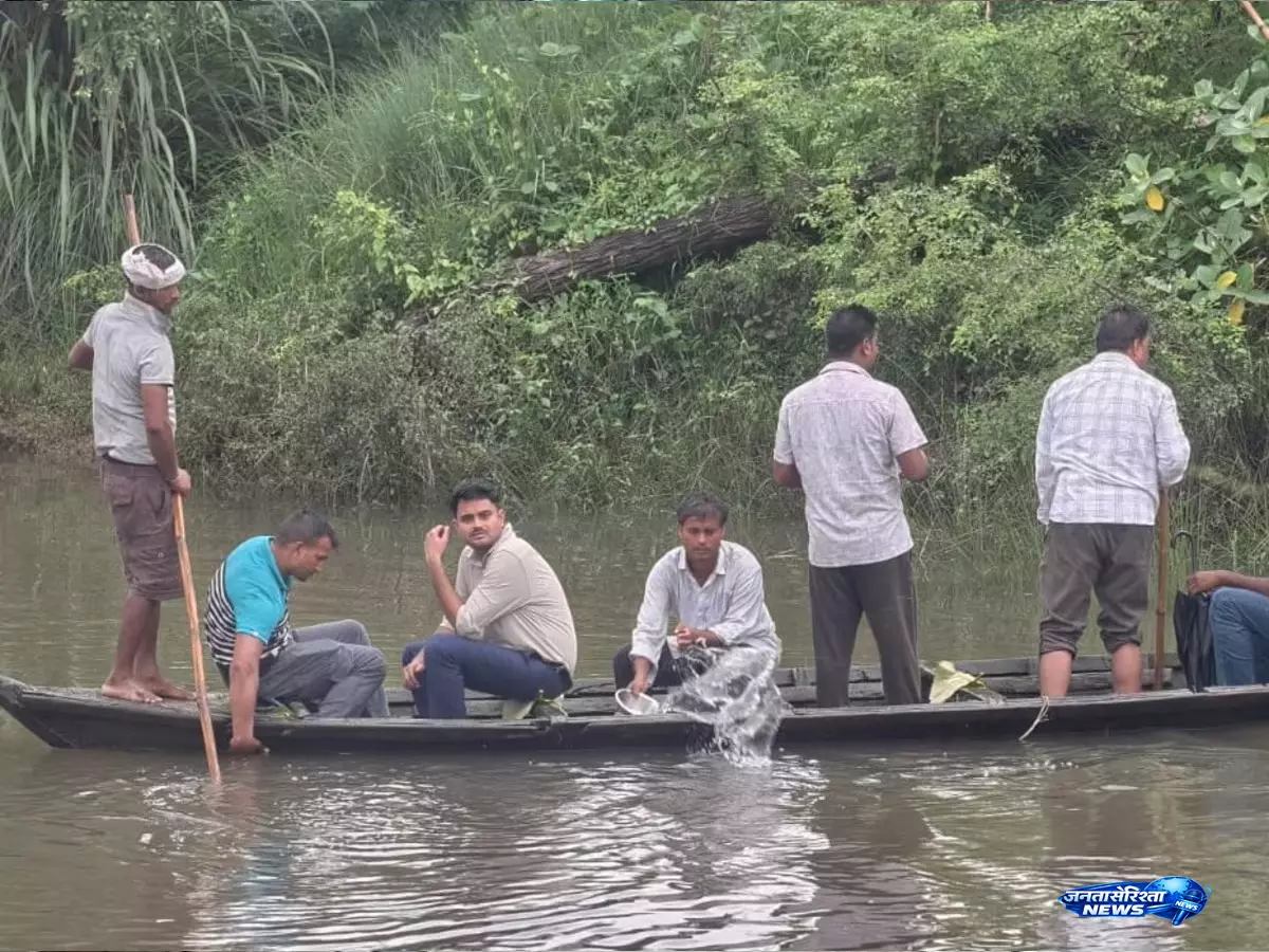 Crocodiles के जबड़े में फंसा किसान, चंपारण में रेस्क्यू ऑपरेशन जारी Crocodiles के जबड़े में फंसा किसान, चंपारण में रेस्क्यू ऑपरेशन जारी