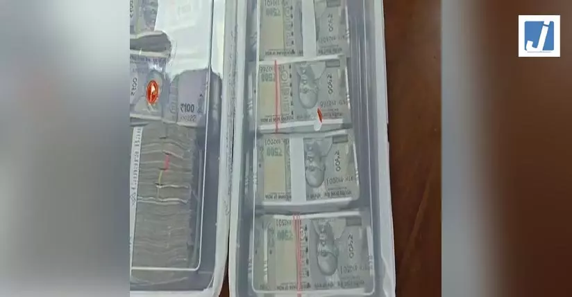 12 साल पुराने भरोसे ने दिया धोखा: चालक ने उड़ाए 9 लाख, पुलिस ने किया गिरफ्तार 12 साल पुराने भरोसे ने दिया धोखा: चालक ने उड़ाए 9 लाख, पुलिस ने किया गिरफ्तार