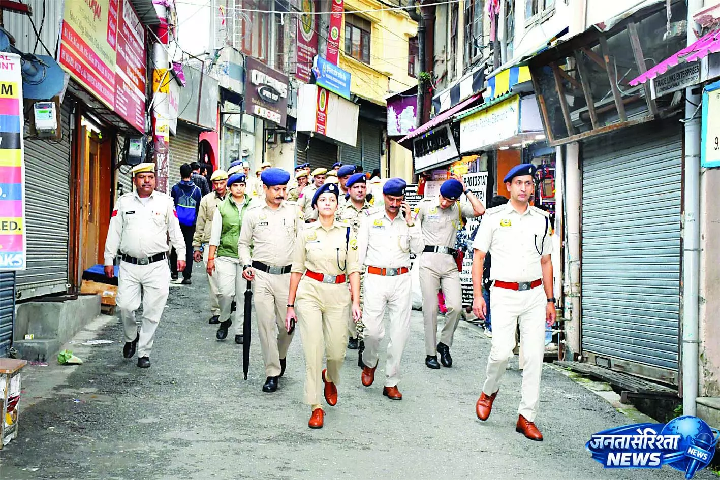 सुरक्षा व्यवस्था की मजबूती को लेकर शिमला पुलिस ने निकाला फ्लैग मार्च सुरक्षा व्यवस्था की मजबूती को लेकर शिमला पुलिस ने निकाला फ्लैग मार्च