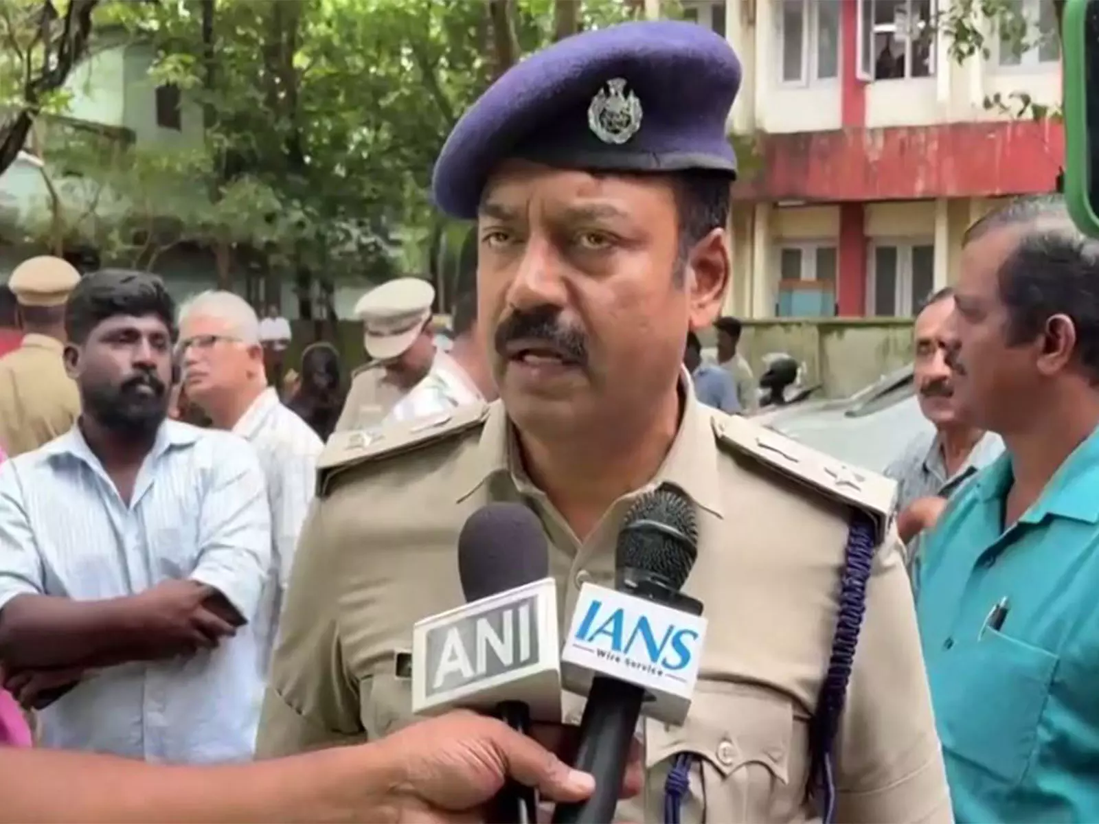 Keralam: 2025 के नेनमारा दोहरे हत्याकांड मामले में 61 वर्षीय व्यक्ति को मौत की सज़ा सुनाई गई Keralam: 2025 के नेनमारा दोहरे हत्याकांड मामले में 61 वर्षीय व्यक्ति को मौत की सज़ा सुनाई गई