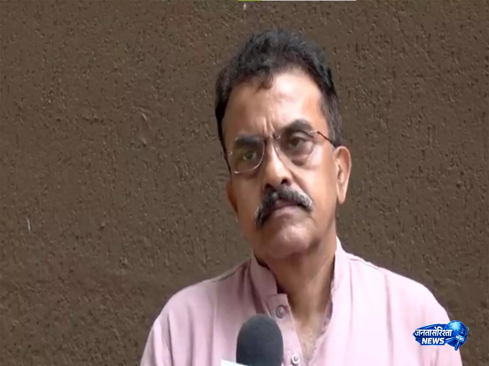 जंतर-मंतर प्रदर्शन पर Sanjay Nirupam का हमला जंतर-मंतर प्रदर्शन पर Sanjay Nirupam का हमला
