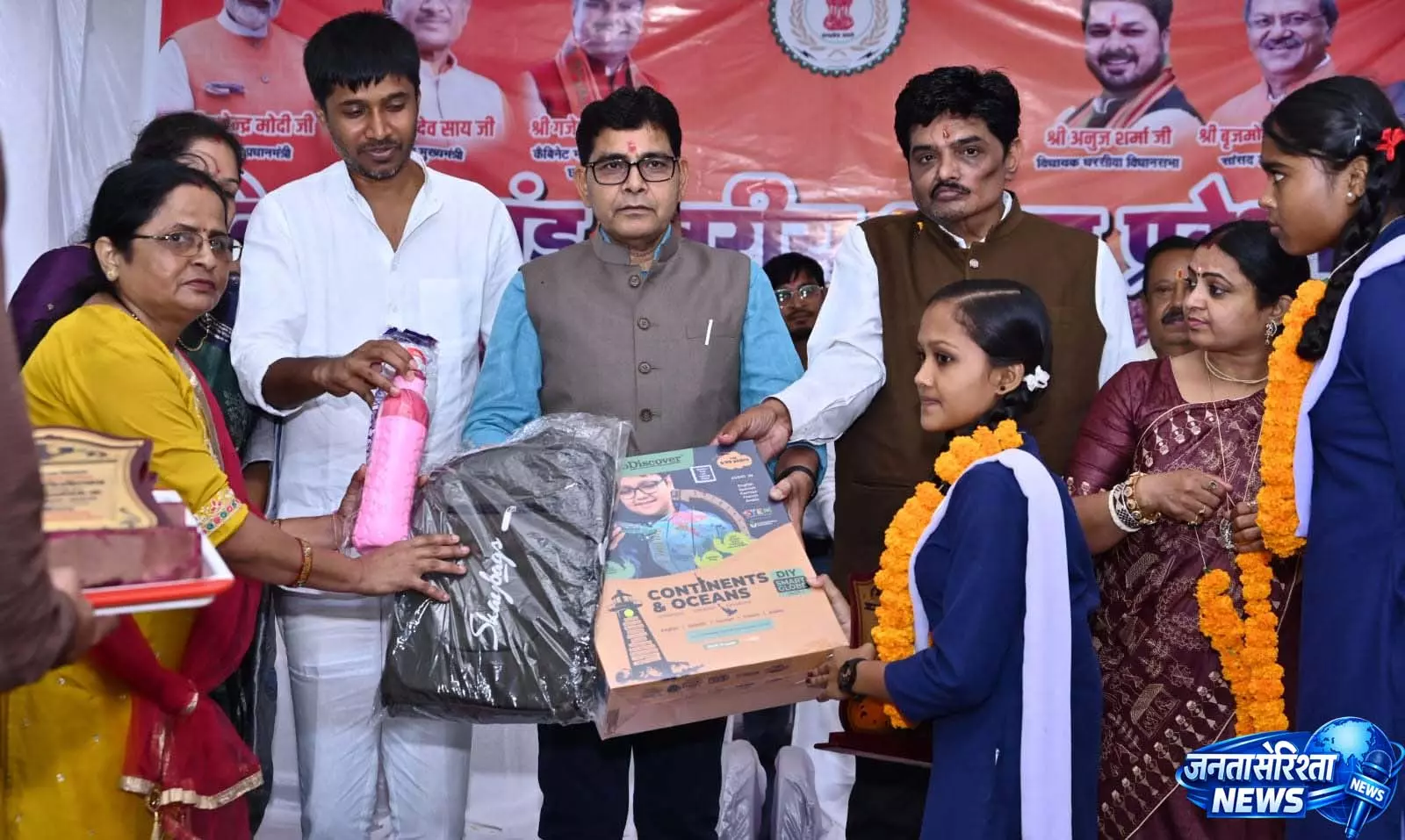 शिक्षा के साथ संस्कारों का समावेश ही समृद्ध छत्तीसगढ़ की नींव: मंत्री टंकराम वर्मा शिक्षा के साथ संस्कारों का समावेश ही समृद्ध छत्तीसगढ़ की नींव: मंत्री टंकराम वर्मा