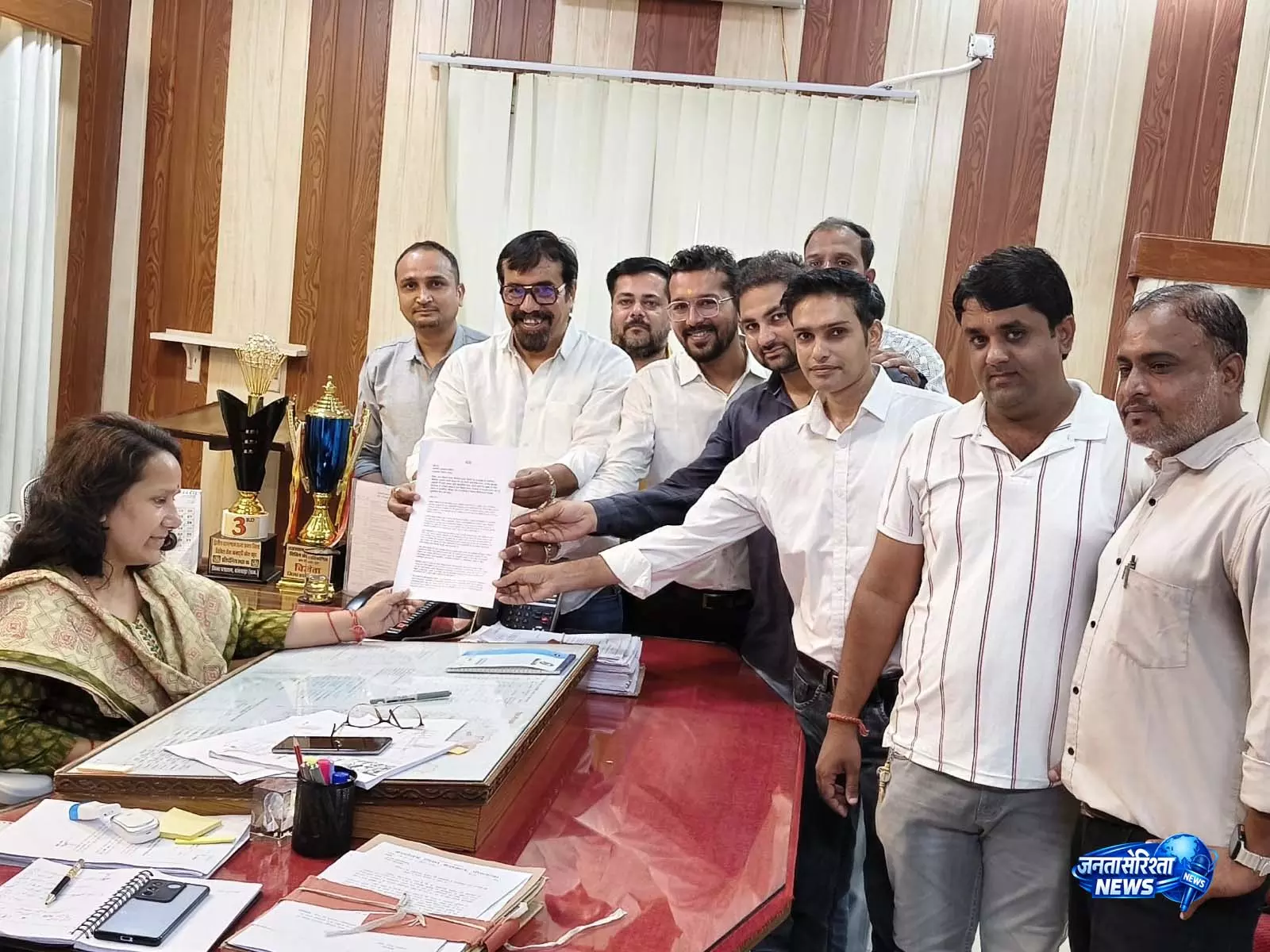 UIT की 3081 भूखंडों की लॉटरी पर विवाद, 90 हजार आवेदकों को न्याय दिलाने की मांग UIT की 3081 भूखंडों की लॉटरी पर विवाद, 90 हजार आवेदकों को न्याय दिलाने की मांग