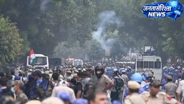 पुलिस को चकमा, अलग-अलग रास्तों से पहुंचे प्रदर्शनकारी