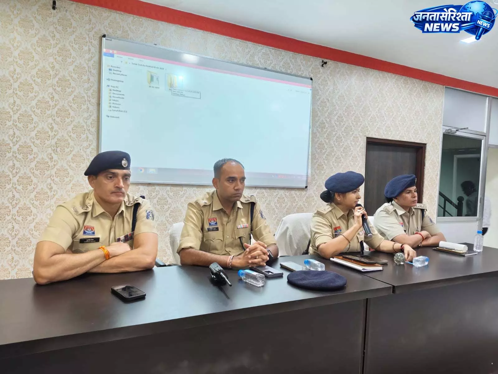 नाबालिग वाहन चालकों पर यातायात पुलिस की कार्रवाई, 61 बच्चों को पकड़ा नाबालिग वाहन चालकों पर यातायात पुलिस की कार्रवाई, 61 बच्चों को पकड़ा