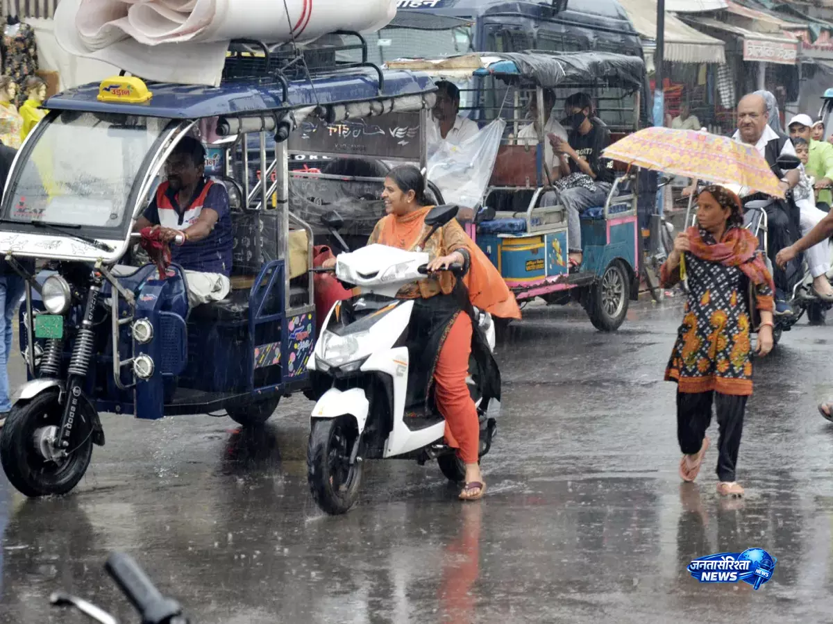 Muzaffarnagar में मानसून मेहरबान, तापमान में आई गिरावट Muzaffarnagar में मानसून मेहरबान, तापमान में आई गिरावट