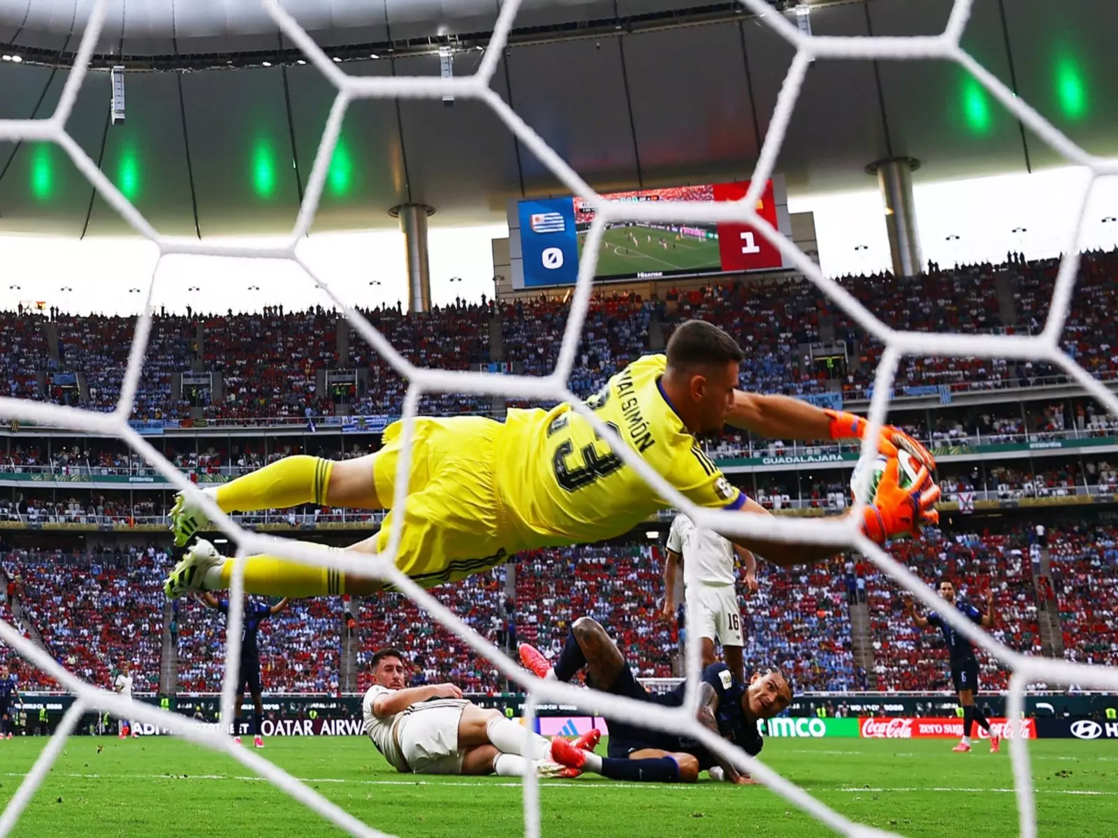FIFA WC 2026: भारत के पूर्व गोलकीपर चंद्रकांत ने स्पेन की खिताबी जीत में उनाई साइमन की भूमिका की तारीफ़ की FIFA WC 2026: भारत के पूर्व गोलकीपर चंद्रकांत ने स्पेन की खिताबी जीत में उनाई साइमन की भूमिका की तारीफ़ की