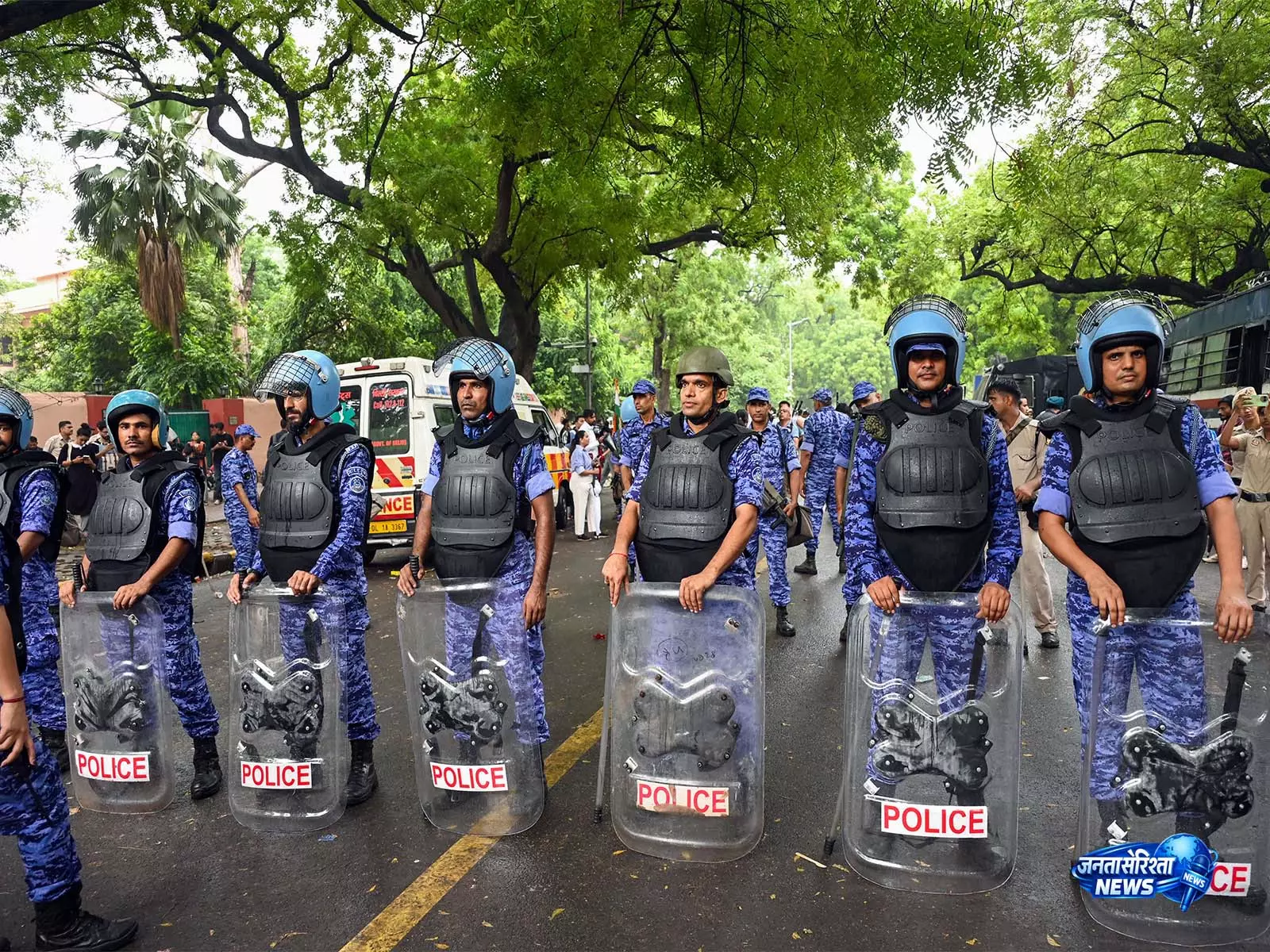 CJP मार्च में हिंसा, 50 से ज्यादा पुलिसकर्मी घायल CJP मार्च में हिंसा, 50 से ज्यादा पुलिसकर्मी घायल
