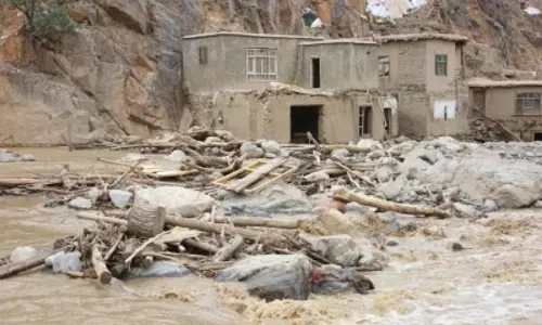 अफगानिस्तान में अचानक आई बाढ़ में 20 लोगों की मौत, 100 से ज्यादा लापता अफगानिस्तान में अचानक आई बाढ़ में 20 लोगों की मौत, 100 से ज्यादा लापता