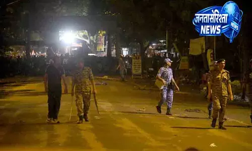 Delhi प्रदर्शन के बाद जंतर-मंतर क्षेत्र कराया गया खाली Delhi प्रदर्शन के बाद जंतर-मंतर क्षेत्र कराया गया खाली