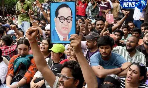 Delhi इंटरनेट बंद, प्रदर्शनकारी और यात्री हुए परेशान Delhi इंटरनेट बंद, प्रदर्शनकारी और यात्री हुए परेशान