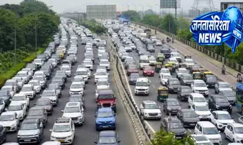 प्रदर्शन के चलते Delhi की सड़कें हुईं जाम प्रदर्शन के चलते Delhi की सड़कें हुईं जाम