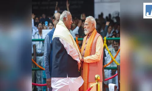 पीएम मोदी सहित अन्य नेताओं ने मल्लिकार्जुन खड़गे को जन्मदिन पर दी बधाई पीएम मोदी सहित अन्य नेताओं ने मल्लिकार्जुन खड़गे को जन्मदिन पर दी बधाई