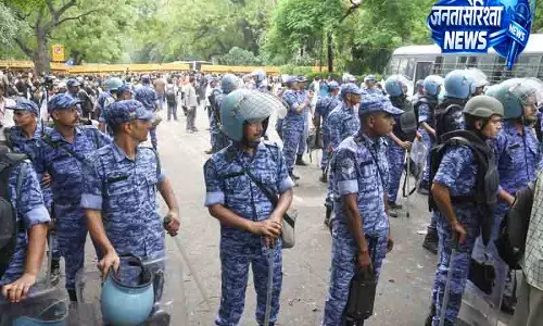 Delhi जंतर-मंतर का मंच हटा, CJP प्रदर्शन जारी Delhi जंतर-मंतर का मंच हटा, CJP प्रदर्शन जारी