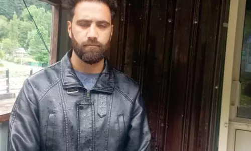 अमरनाथ यात्रा के दौरान अनंतनाग पुलिस ने एफआरएफ की मदद से यूएपीए के एक और आरोपी को किया गिरफ्तार अमरनाथ यात्रा के दौरान अनंतनाग पुलिस ने एफआरएफ की मदद से यूएपीए के एक और आरोपी को किया गिरफ्तार