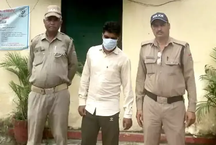 Haridwar: नाबालिग दुष्कर्म कांड में पुलिस की बड़ी कार्रवाई, तीन और गिरफ्तार Haridwar: नाबालिग दुष्कर्म कांड में पुलिस की बड़ी कार्रवाई, तीन और गिरफ्तार