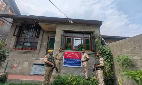 Srinagar: एनडीपीएस एक्ट में 10 अचल संपत्तियां जब्त, ड्रग माफिया पर कार्रवाई Srinagar: एनडीपीएस एक्ट में 10 अचल संपत्तियां जब्त, ड्रग माफिया पर कार्रवाई