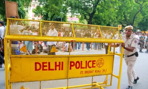 दिल्ली में आज किसानों की महारैली को लेकर ट्रैफिक एडवाइजरी जारी, कई प्रमुख मार्गों पर लग सकते हैं प्रतिबंध दिल्ली में आज किसानों की महारैली को लेकर ट्रैफिक एडवाइजरी जारी, कई प्रमुख मार्गों पर लग सकते हैं प्रतिबंध
