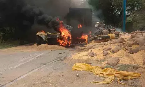 Bhiwani हादसे में ट्रक चालक की दर्दनाक मौत Bhiwani हादसे में ट्रक चालक की दर्दनाक मौत