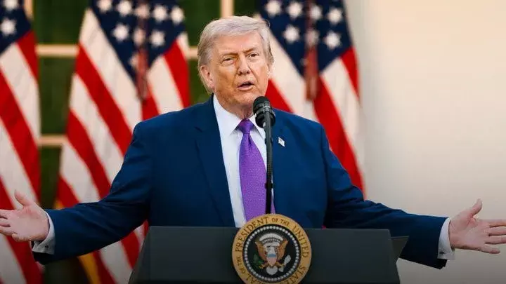 Trump ने कम्युनिज्म-विरोधी संकल्प को दोहराया Trump ने कम्युनिज्म-विरोधी संकल्प को दोहराया