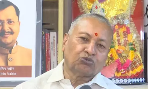 सदन न चलने को लेकर भाजपा नेताओं ने साधा निशाना, बोले- विपक्ष की मंशा लोकसभा बाधित करना सदन न चलने को लेकर भाजपा नेताओं ने साधा निशाना, बोले- विपक्ष की मंशा लोकसभा बाधित करना