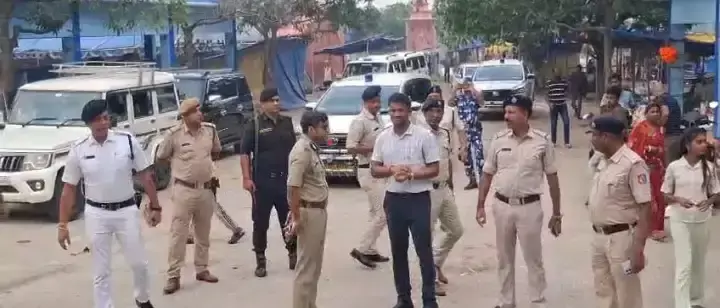 West Burdwan: कांवड़ यात्रा में श्रद्धालुओं की सेवा को आगे आया मंदिर प्रशासन West Burdwan: कांवड़ यात्रा में श्रद्धालुओं की सेवा को आगे आया मंदिर प्रशासन