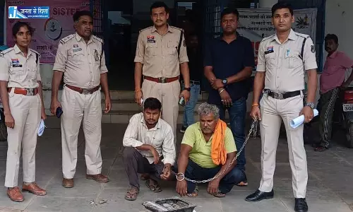 चोर और चोरी का सामान खरीदने वाला कबाड़ी गिरफ्तार, पुलिस का खुलासा चोर और चोरी का सामान खरीदने वाला कबाड़ी गिरफ्तार, पुलिस का खुलासा
