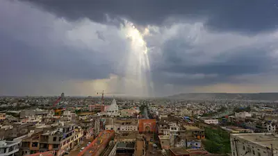 Jaipur: मानसून ने फिर पकड़ी रफ्तार, अगले तीन दिन तेज बारिश के आसार Jaipur: मानसून ने फिर पकड़ी रफ्तार, अगले तीन दिन तेज बारिश के आसार