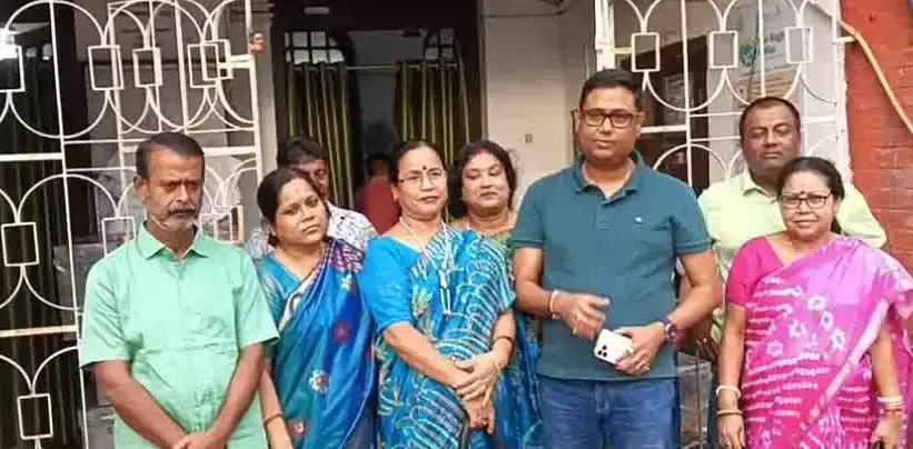 Cooch Behar: अविश्वास प्रस्ताव से पहले बड़ा फैसला, चेयरमैन दिलीप साहा ने दिया इस्तीफा Cooch Behar: अविश्वास प्रस्ताव से पहले बड़ा फैसला, चेयरमैन दिलीप साहा ने दिया इस्तीफा