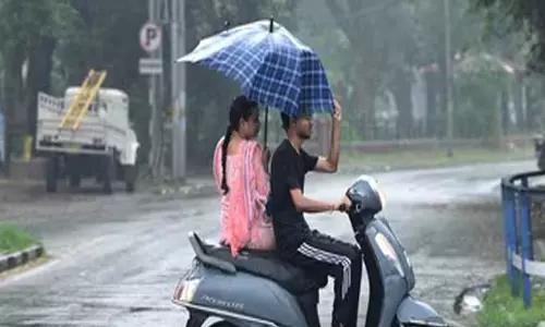 Delhi; में मानसून हुआ मेहरबान, भारी बारिश को लेकर येलो अलर्ट Delhi; में मानसून हुआ मेहरबान, भारी बारिश को लेकर येलो अलर्ट