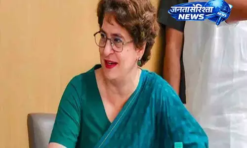 प्रियंका गांधी का तीखा तंज: युवा विरोधी है केंद्र, प्रदर्शन पर दिया बड़ा बयान प्रियंका गांधी का तीखा तंज: युवा विरोधी है केंद्र, प्रदर्शन पर दिया बड़ा बयान
