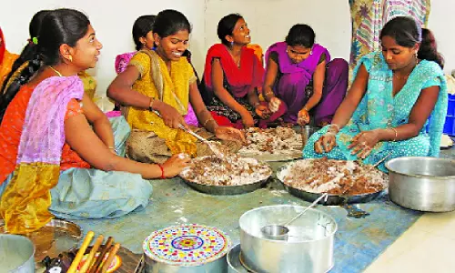 आत्मनिर्भर भारत बनाने वाले उद्यमी आत्मनिर्भर भारत बनाने वाले उद्यमी