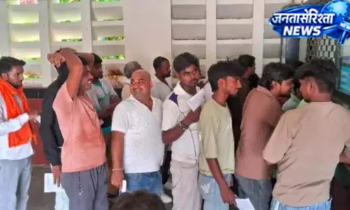 दिल्ली लाठीचार्ज का असर, यात्रियों ने बदली योजना दिल्ली लाठीचार्ज का असर, यात्रियों ने बदली योजना