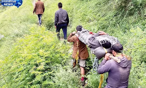 पर्वतारोहण अनुदेशक के नेतृत्व में गठित टीम ने दिया नया जीवनदान पर्वतारोहण अनुदेशक के नेतृत्व में गठित टीम ने दिया नया जीवनदान